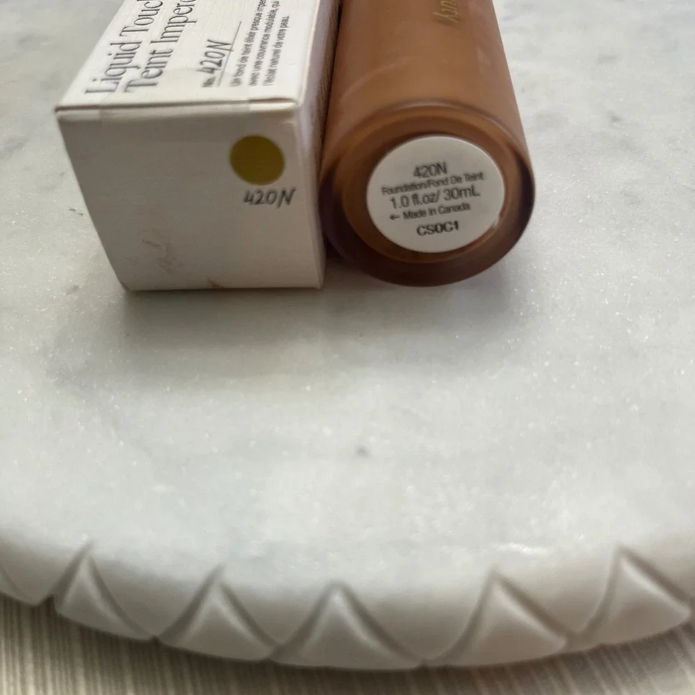 Rare Beauty Foundation Liquid Touch Weightless 420N‎ Medium Deep Face Makeup New